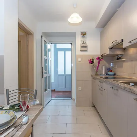 Apartment 1 Bedroom Gorgeous In