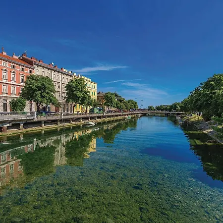 1 Bedroom Gorgeous In Apartment Rijeka