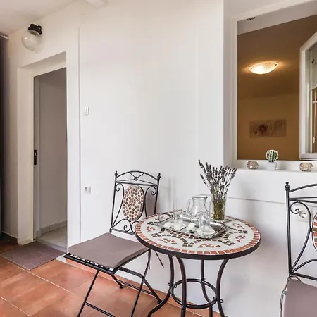 1 Bedroom Gorgeous In *