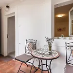 1 Bedroom Gorgeous In *