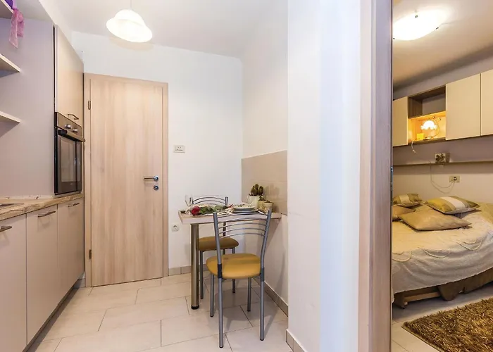 1 Bedroom Gorgeous In Rijeka