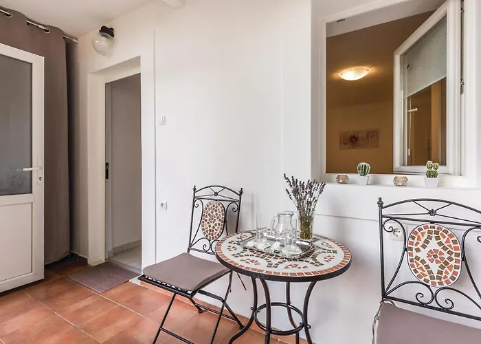 1 Bedroom Gorgeous In *